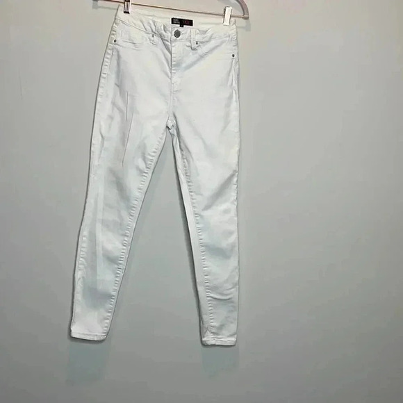 YMI Skinny High Rise White Denim Jeans - Picture 1 of 8